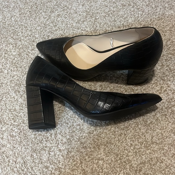 Stack heel shoe - Picture 2 of 4